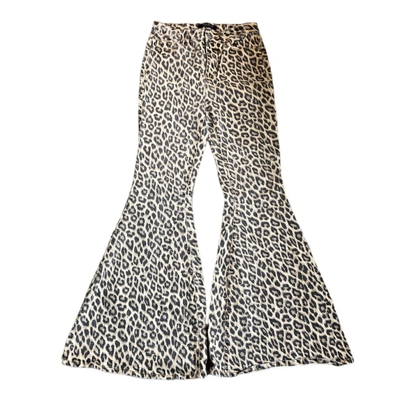 Judy Blue Cool Cat Leopard Print Fit and Flare Jeans - Picture 1 of 13